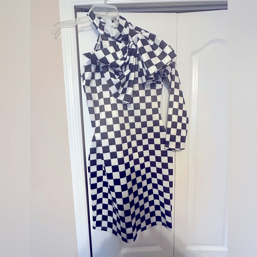 CHECKERS ANYONE??